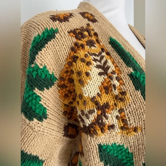 Cardigan Bay Vintage Hand Knitted Animal Themed Buttoned Down Sweater - Size M. - Picture 6 of 11